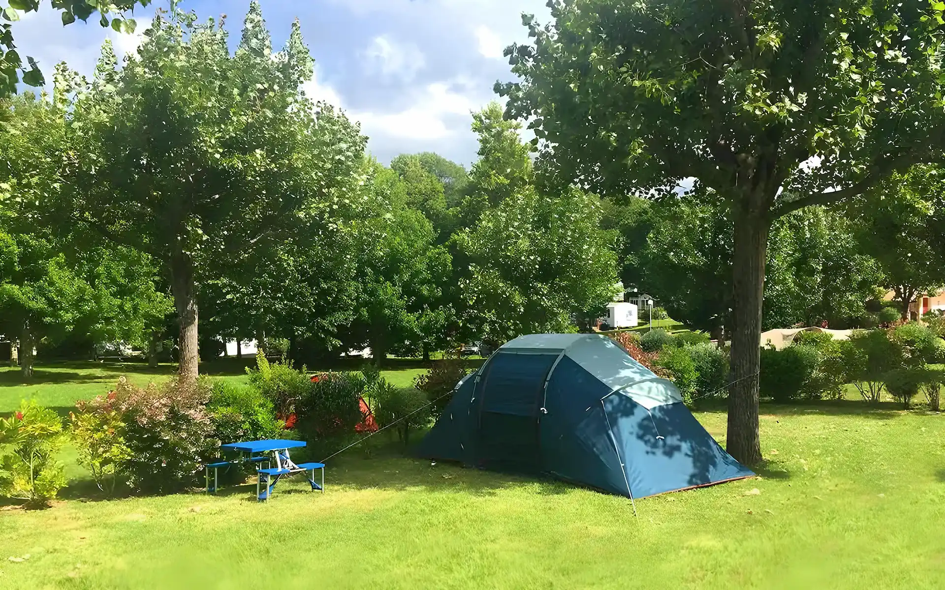 Emplacement avec tente au camping à Hendaye